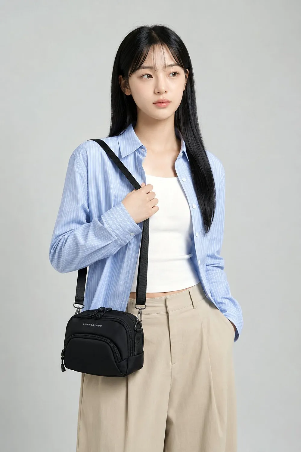타코백 플러스를 멘 모델 사진